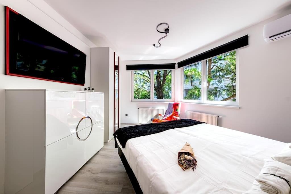 Stadium Apartment - Free Parking Budapest Esterno foto
